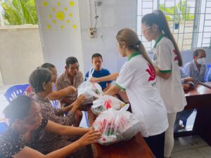 Đến thăm Trung tâm công tác xã hội Vĩnh Long